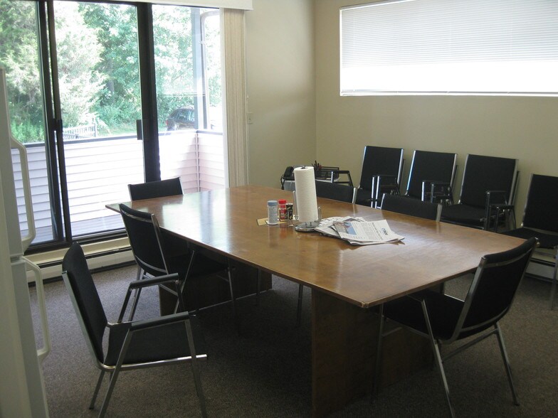 Primary Photo Of 8 Old Indian Trl, Middlefield Office For Lease