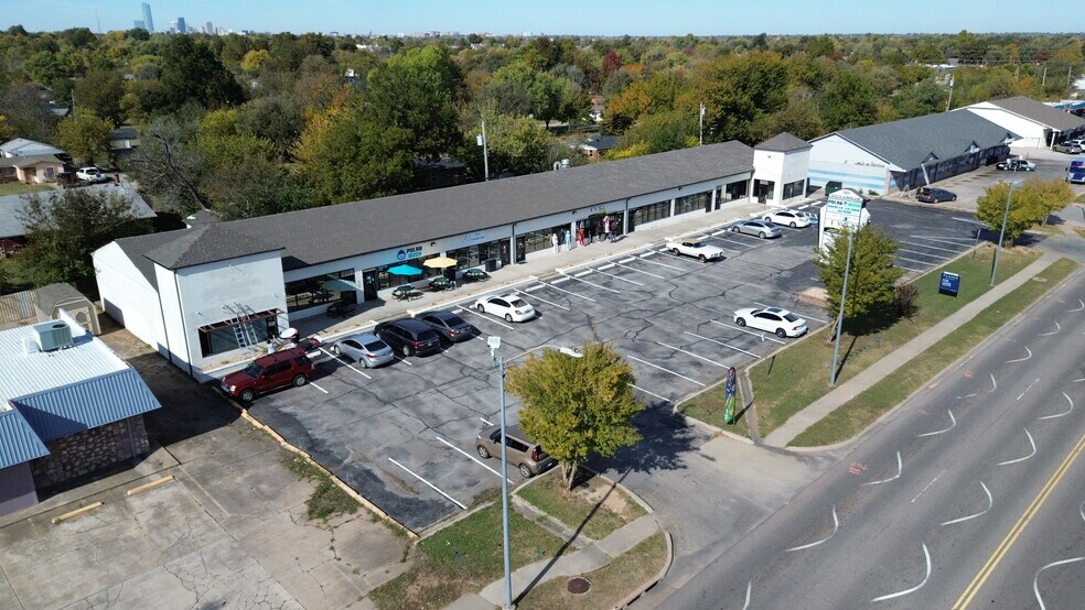 Primary Photo Of 1911 S Sunnylane Rd, Del City General Retail For Lease