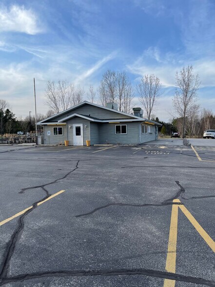 More Photos Of 2630 School Ln, Suamico Restaurant For Sale
