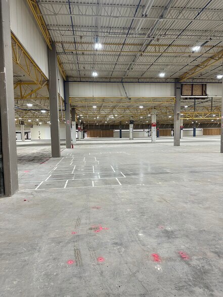 More Photos Of 9201-9301 San Mateo Blvd NE, Albuquerque Manufacturing For Lease