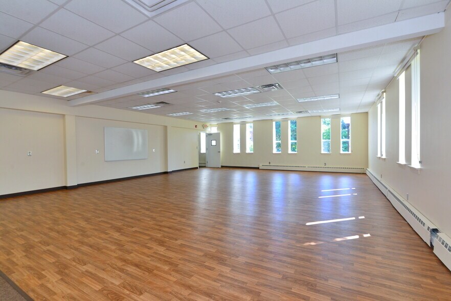 More Photos Of 1265 Asylum Ave, Hartford Lodge Meeting Hall For Lease