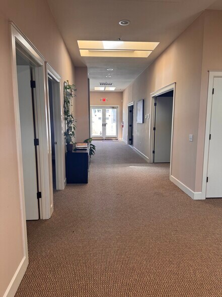 More Photos Of 561 1st St W, Sonoma Loft Creative Space For Lease