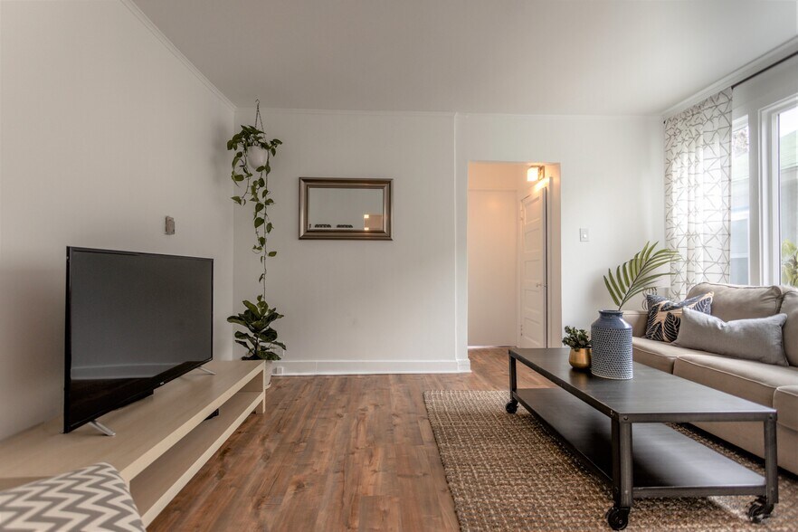 More Photos Of 20 Breeze Ave, Venice Apartments For Sale