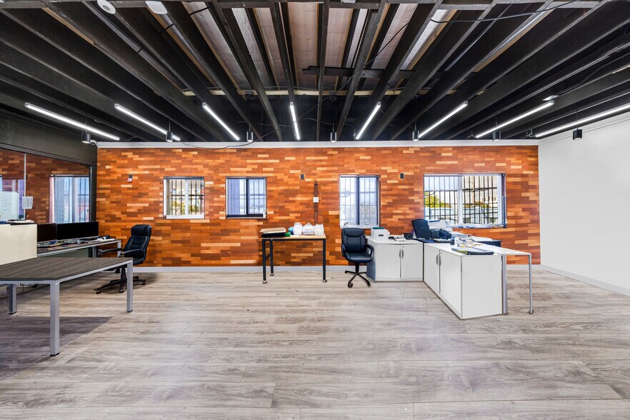 More Photos Of 2081 NW 7th Ave, Miami Warehouse For Sale