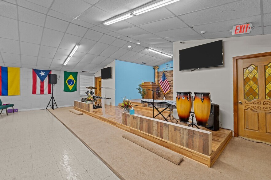 More Photos Of 2807 Sandy Creek Church Rd, Sanford Office Residential For Sale