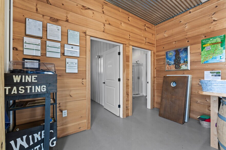 More Photos Of 10 Leeds Junction Rd, Leeds Winery Vineyard For Sale