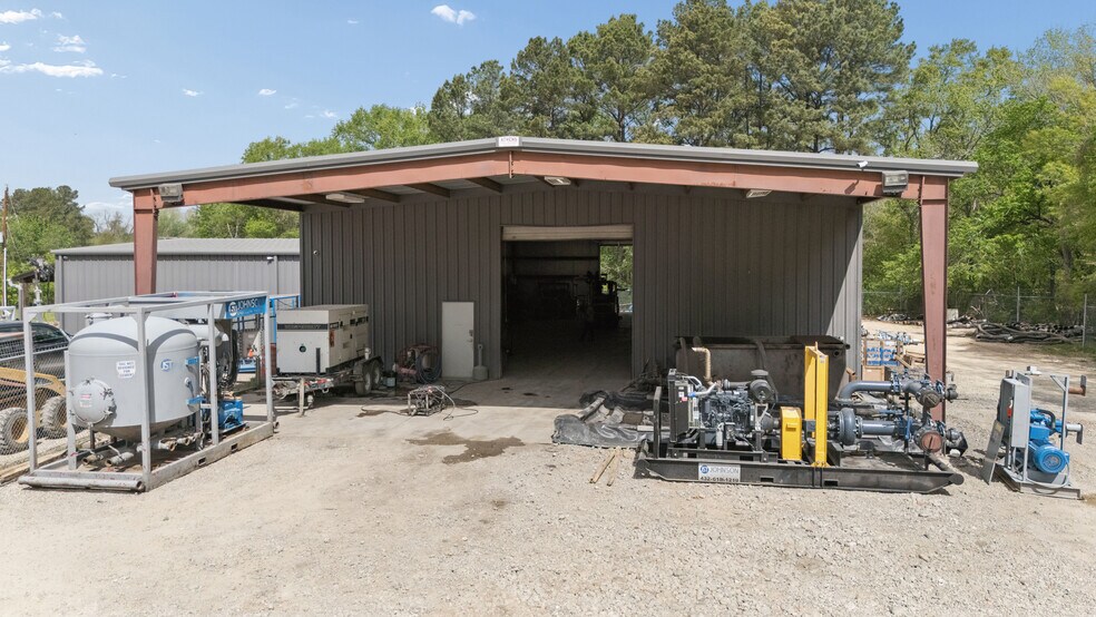 More Photos Of 1510 TX-135, Kilgore Warehouse For Sale