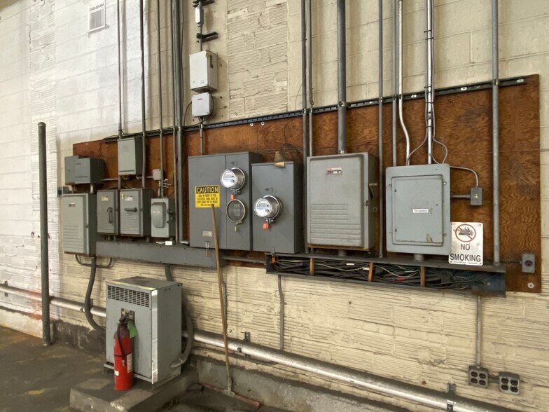 More Photos Of 3046 Penn Ave, Pittsburgh Warehouse For Lease