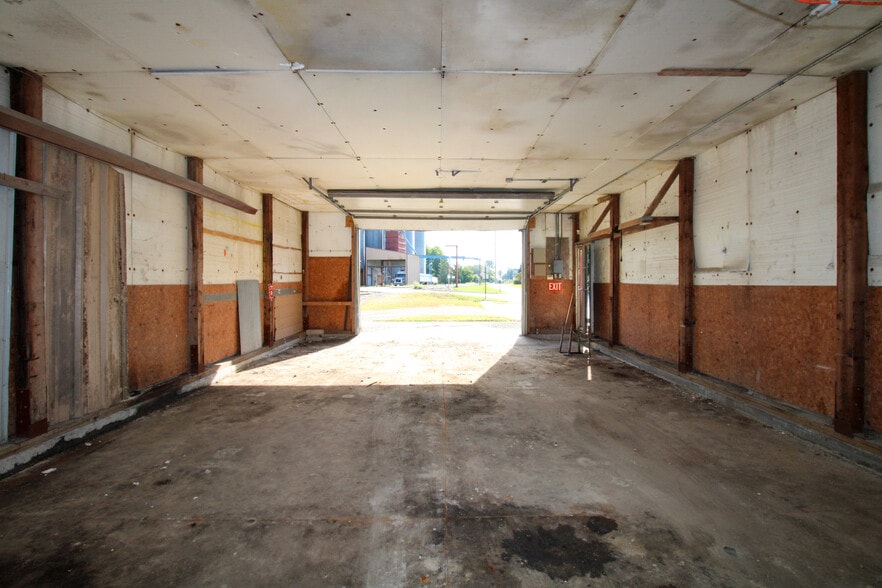 More Photos Of 14 1st SE st, Dodge Center Industrial For Sale