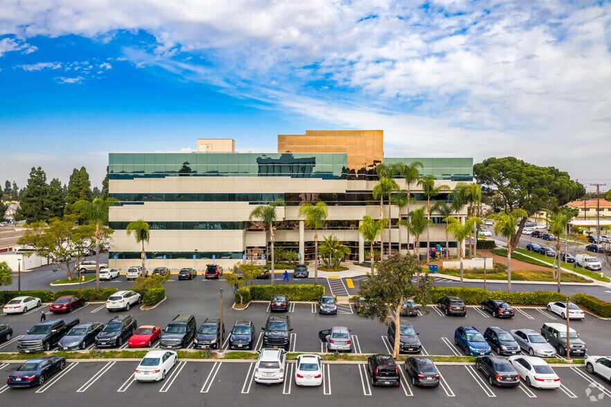 More Photos Of 20911 Earl St, Torrance Medical For Lease