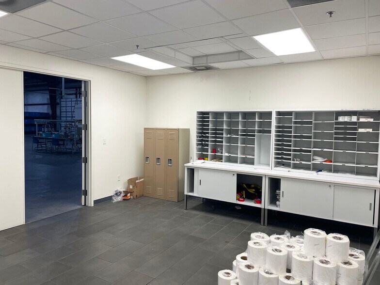 More Photos Of 152 Regional Pky, Orangeburg Distribution For Lease