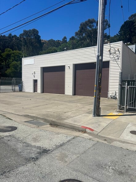 More Photos Of 3840 Bayshore Blvd, Brisbane Service For Lease