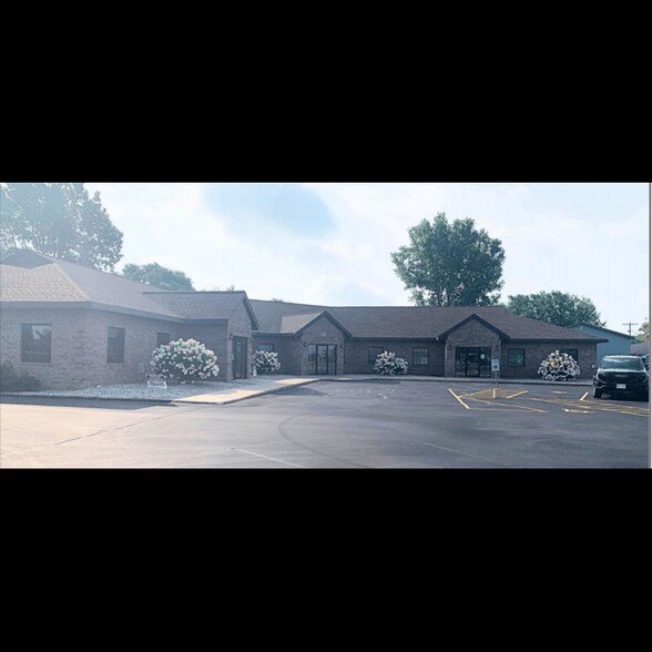 Primary Photo Of 2763 Manitowoc Rd, Green Bay Office For Lease
