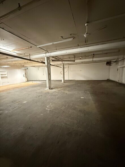 More Photos Of 273 Lenox St, Norwood Warehouse For Lease