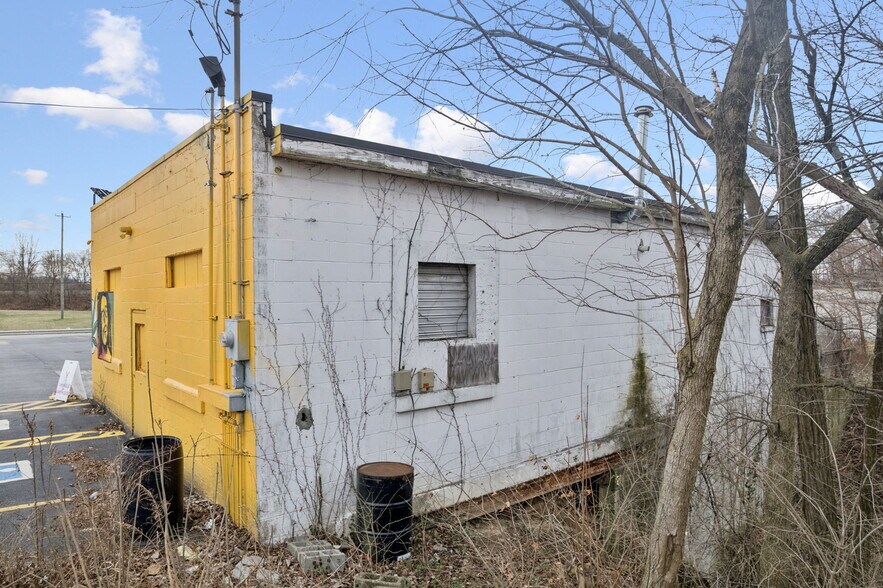 More Photos Of 10984 State Route 28, Blanchester General Retail For Sale