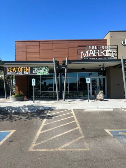 More Photos Of 8842 90th st, Scottsdale General Retail For Lease