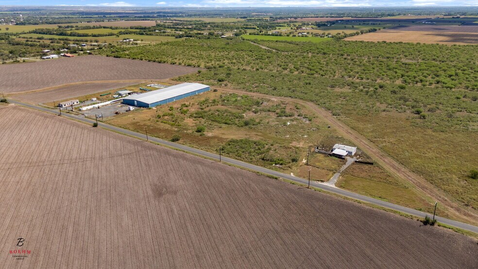 More Photos Of 833 County Road 583, La Coste Research And Development For Sale