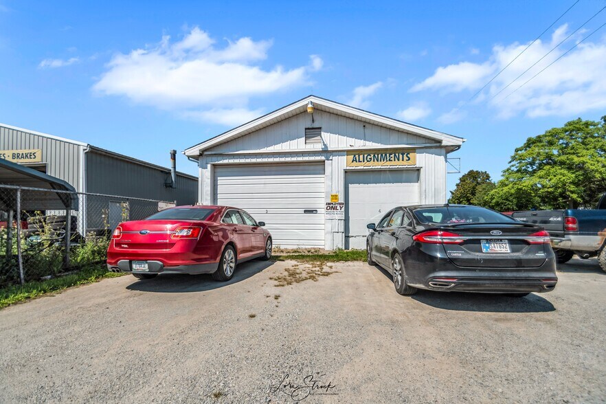 More Photos Of 300 Railroad Ave, Wheeler Auto Repair For Sale