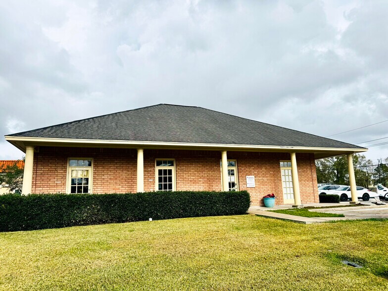 More Photos Of 6410 Wellington Pl, Beaumont Office For Lease