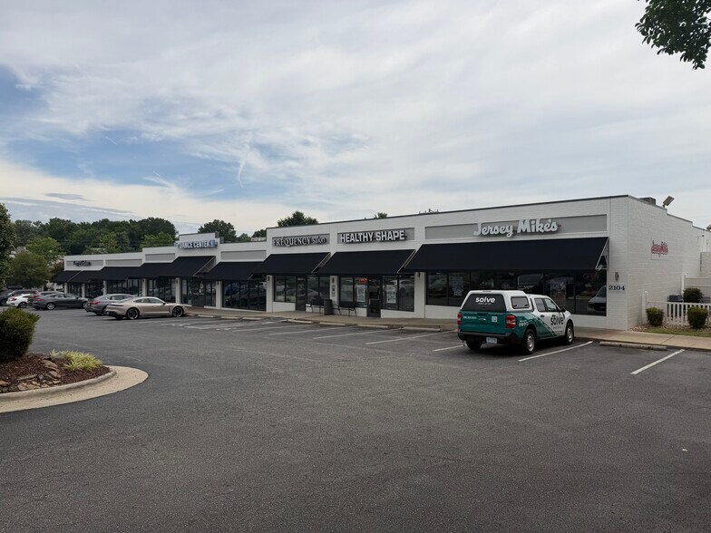 Primary Photo Of 2104 Georgia St, Greensboro General Retail For Lease