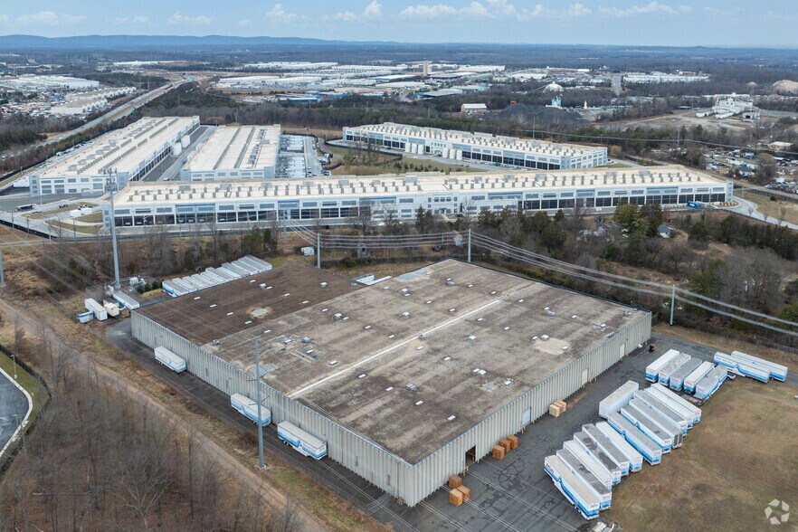 More Photos Of 8326 Bethlehem Rd, Manassas Warehouse For Sale