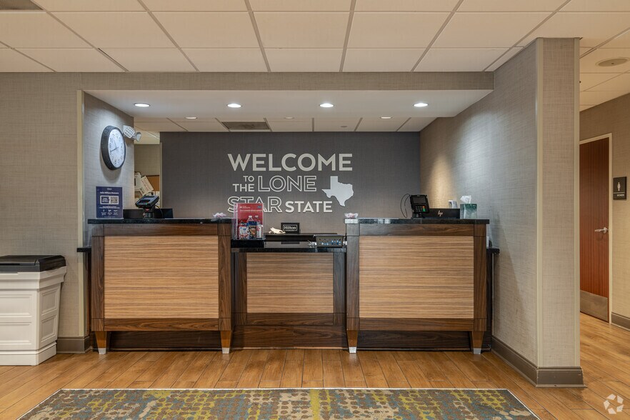More Photos Of 8620 Airport Blvd, Houston Hotel For Sale
