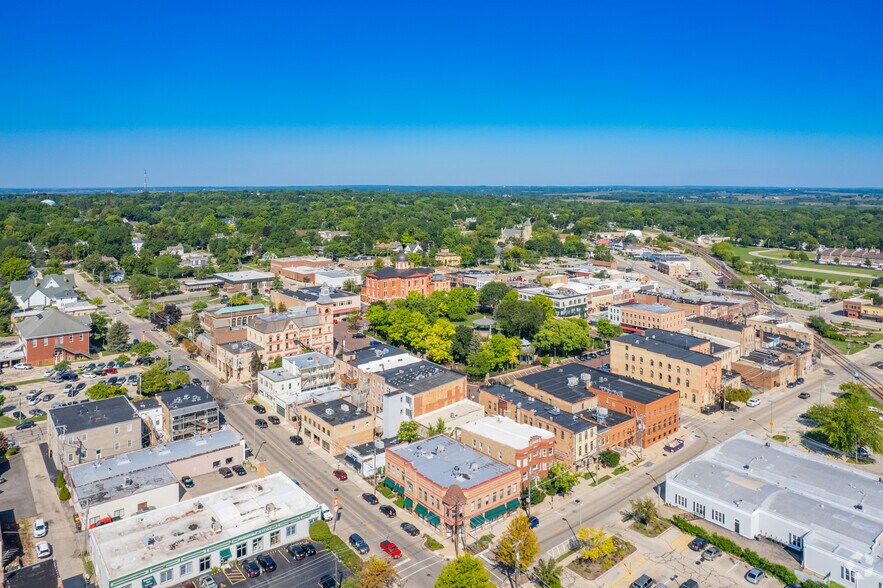 More Photos Of 127-131 E Calhoun St, Woodstock Office For Sale