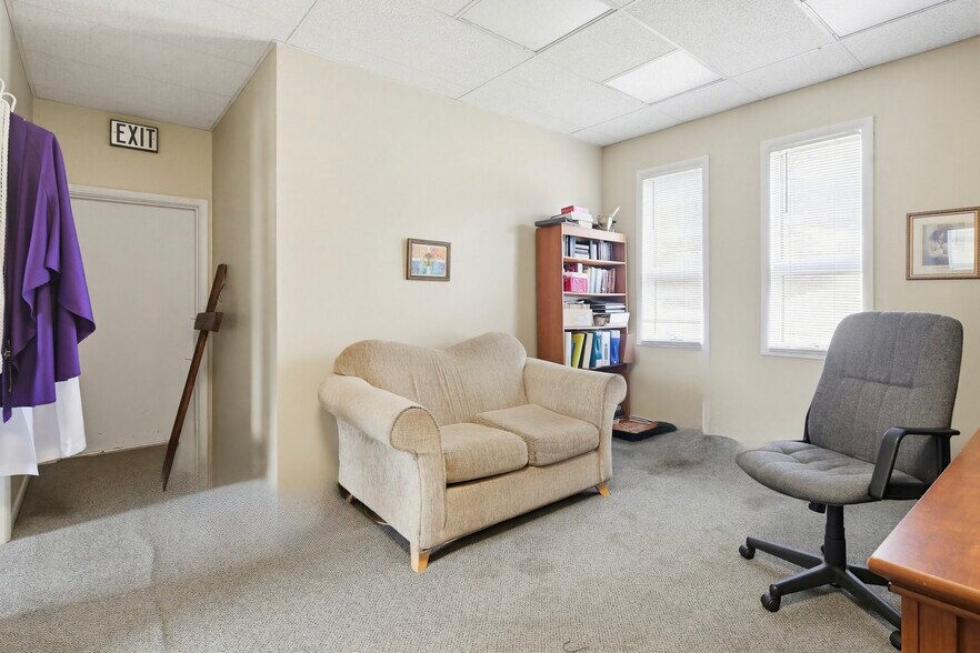 More Photos Of 346 Old New Windsor Pike, Westminster Flex For Sale