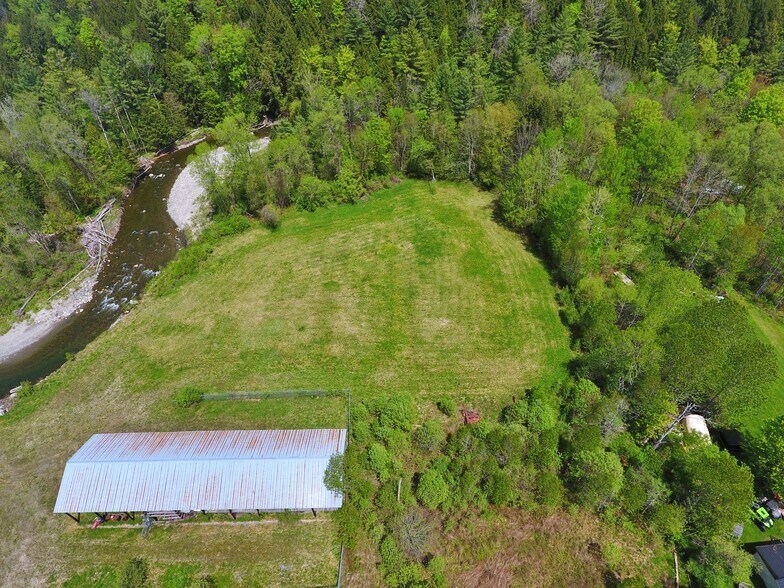 More Photos Of 303 Willoughby Ave, Orleans Freestanding For Sale