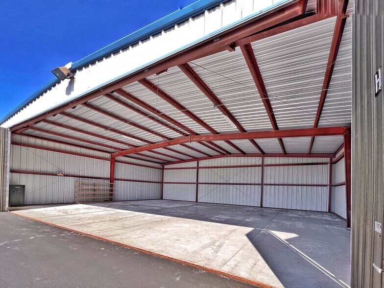 More Photos Of 1204 Airport Rd, Monterey Airplane Hangar For Lease