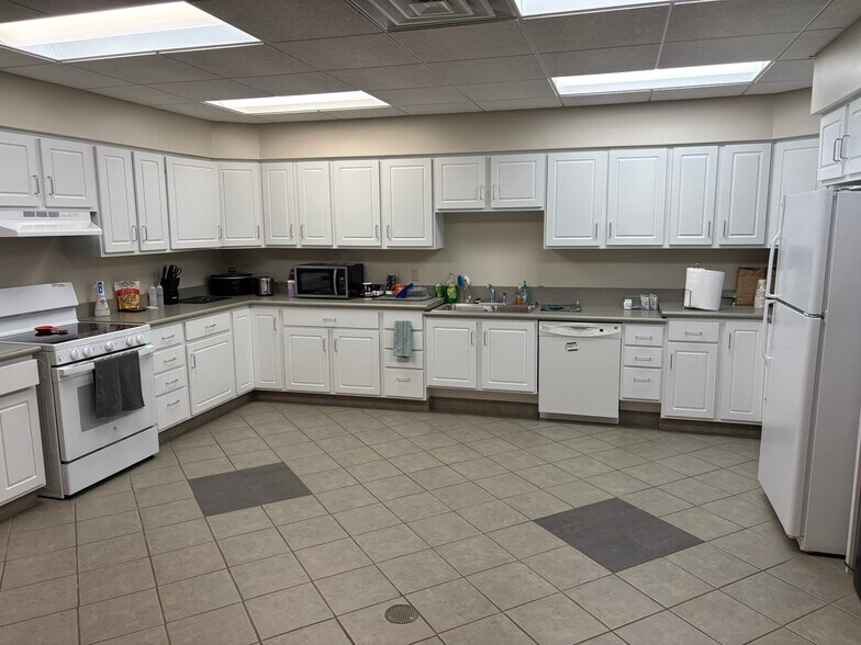 More Photos Of 60267 Century Dr, Cassopolis Office For Lease