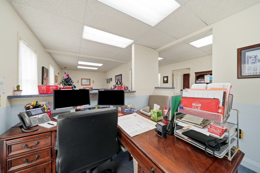 More Photos Of 23 E Frederick St, Walkersville Office For Sale