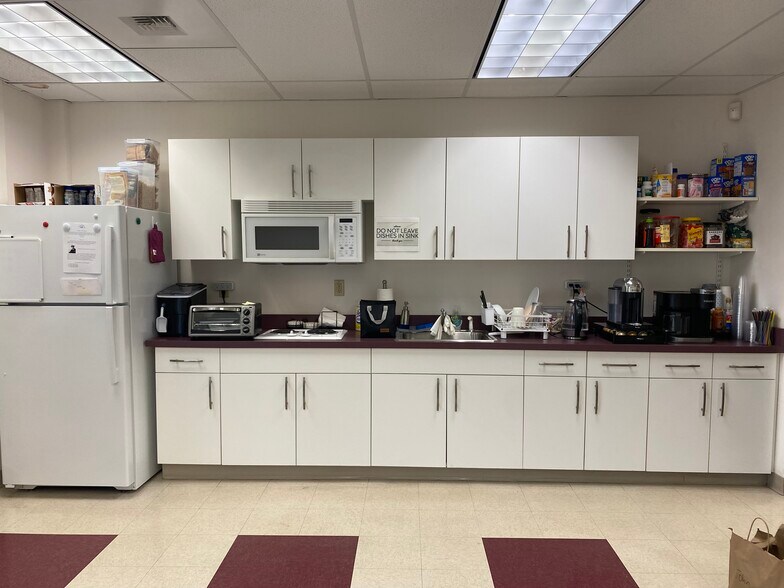 More Photos Of 97 John Clarke Rd, Middletown Office For Sale