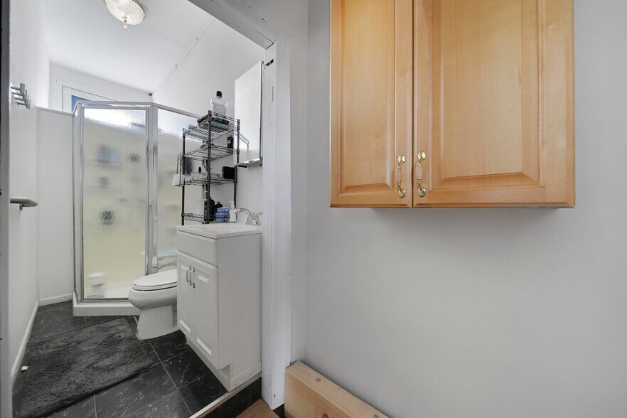 More Photos Of 117 Main St, Chester Office For Sale