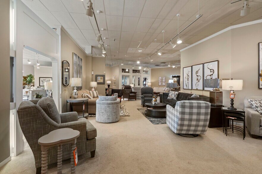 More Photos Of 334 County Road 81, Osseo Storefront Retail Office For Sale