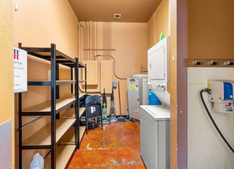More Photos Of 304-350 NE Agness Ave, Grants Pass Unknown For Lease