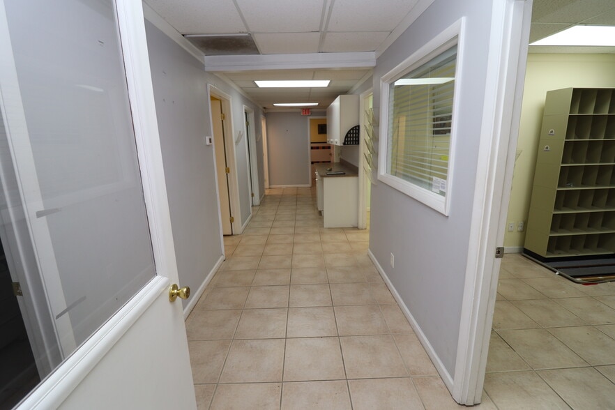 More Photos Of 6731-6765 Sunset Strip, Sunrise General Retail For Sale