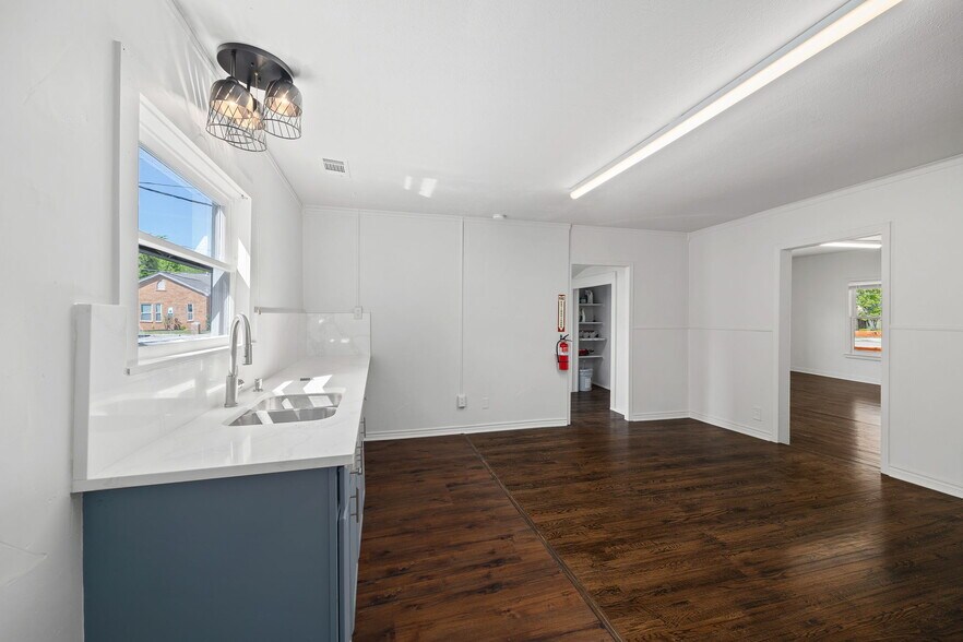 More Photos Of 148 Elm St, Keller Freestanding For Sale