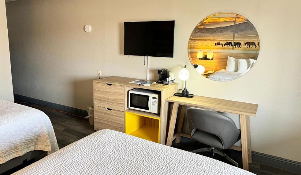 More Photos Of 600 E Broadway St, Van Horn Hotel For Sale