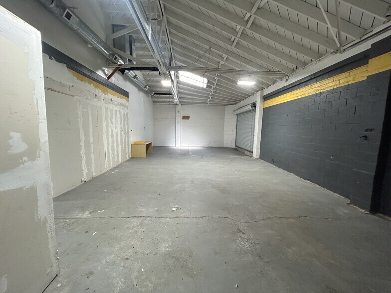 More Photos Of 411-417 Lathrop St, Redwood City Service For Sale