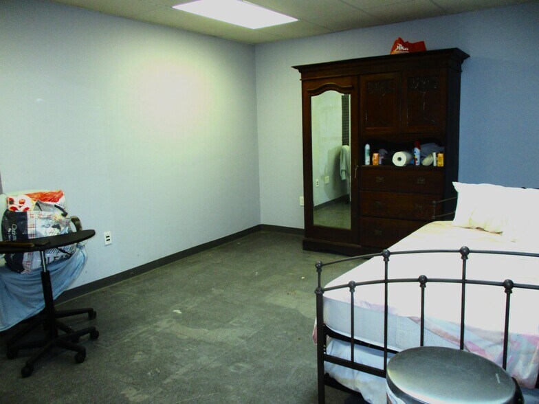 More Photos Of 20200 NW 2nd Ave, Miami Warehouse For Sale