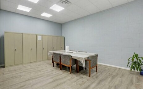 More Photos Of 3720 Hawthorne Ct, Waukegan Warehouse For Sale