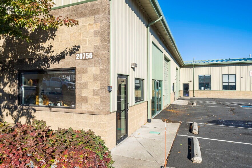 More Photos Of 20756 High Desert Ct, Bend Industrial For Sale