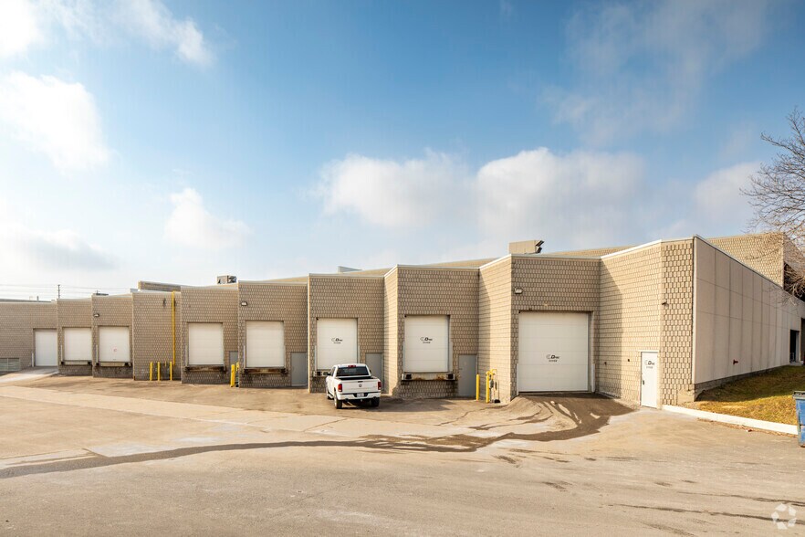 More Photos Of 6705 Tomken Rd, Mississauga Light Distribution For Lease