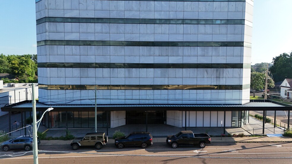 More Photos Of 1750 Madison Ave, Memphis Medical For Lease