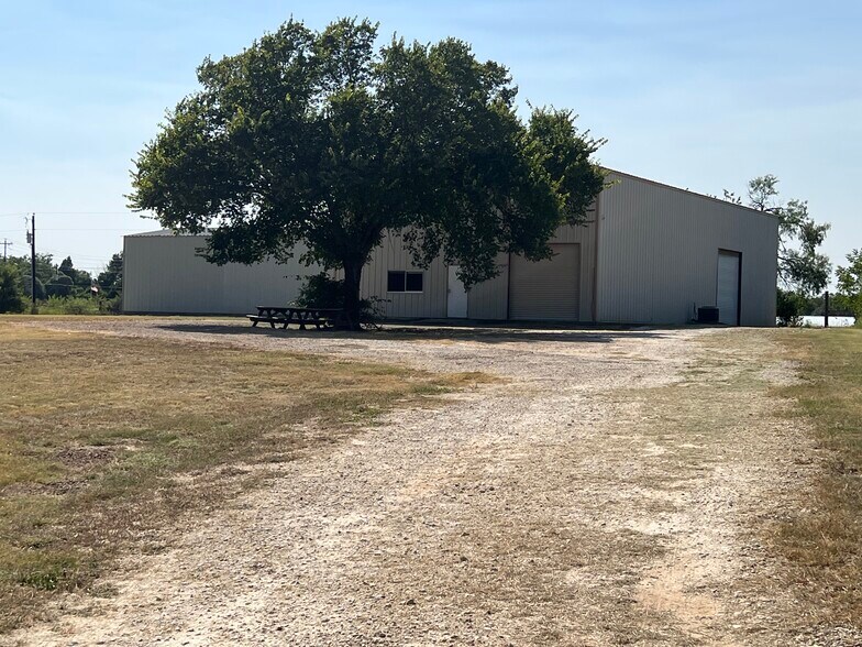 More Photos Of 204 FM 696, Elgin Light Manufacturing For Sale