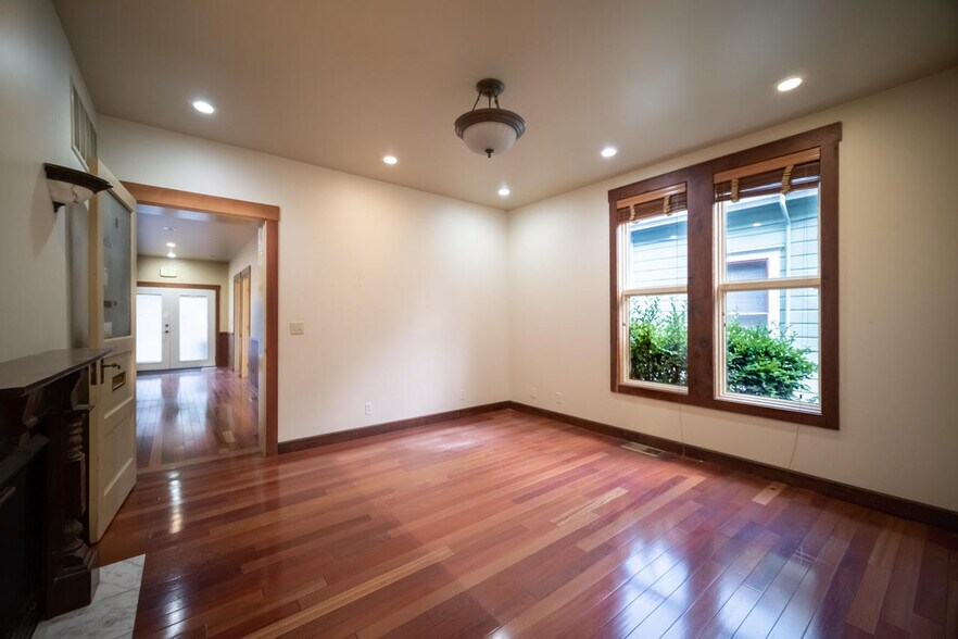 More Photos Of 230 Center St, Healdsburg Office For Lease