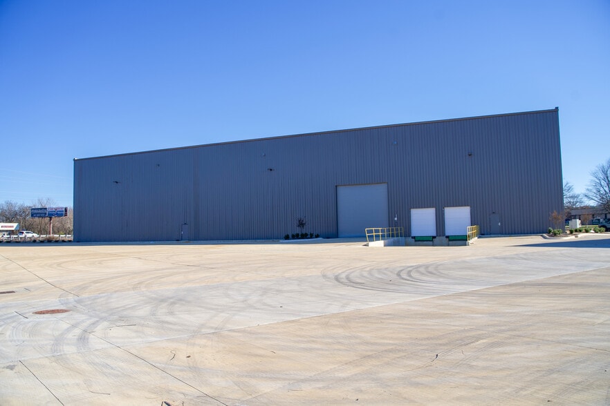 More Photos Of 101 Spacegate Dr NW, Huntsville Warehouse For Lease