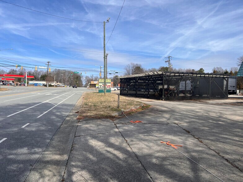 More Photos Of 3001 Pinecroft Rd, Greensboro General Retail For Sale