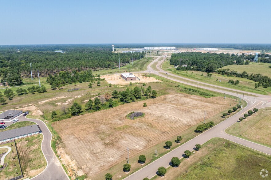 More Photos Of Nissan Parkway, Canton Land For Sale